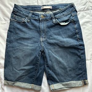 blue shorts, SO Goods for life, 7/28W Bernuda, good condition